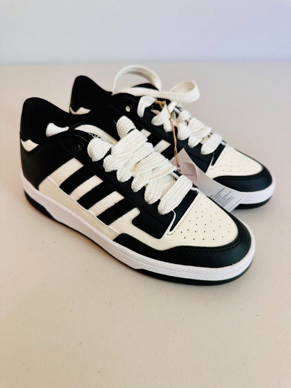 ADIDAS RAPID COURT LOW J CORE BLACK CLOUD WHITE BASKETBALL SHOES JR0166 SIZE 4.5